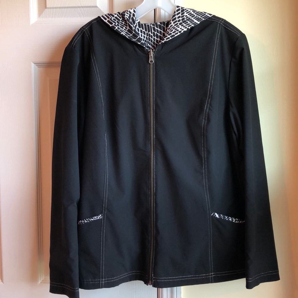 Chico’s reversible hooded jacket with pockets
